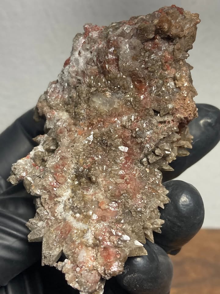 💎 Calcita “diente de perro” — cluster natural de cristales