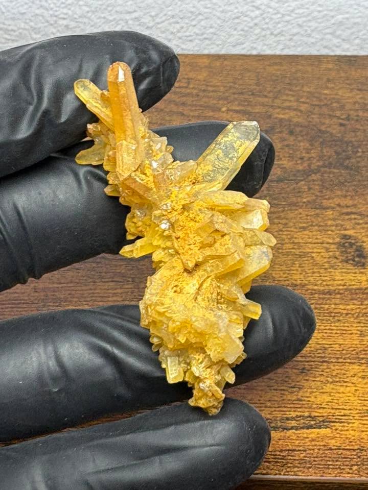 💎✨Cluster de cuarzos mini hematizados